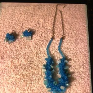MOVING SALE NO HAGGLING NO BRAND WOMEN FAUX BLUE BEADED NECKLACE/EARRING SET